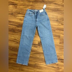 New with tags women’s Abercrombie hi rise straight leg size 26
